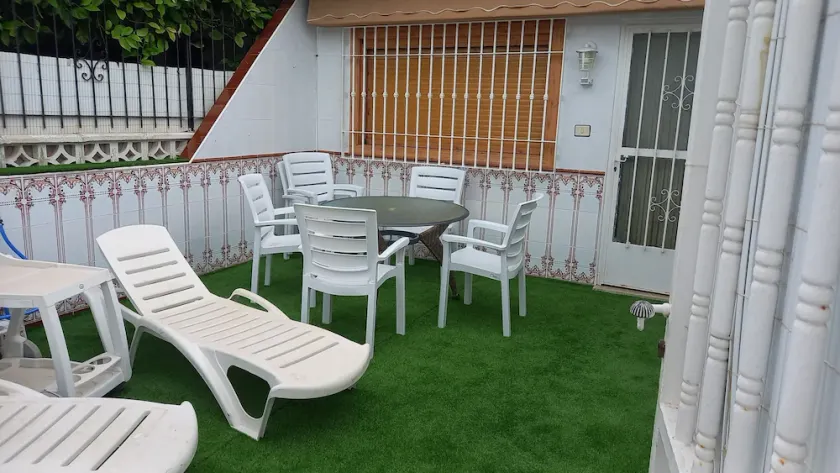 Typical air-conditioned house 450m from the beach - Image 1