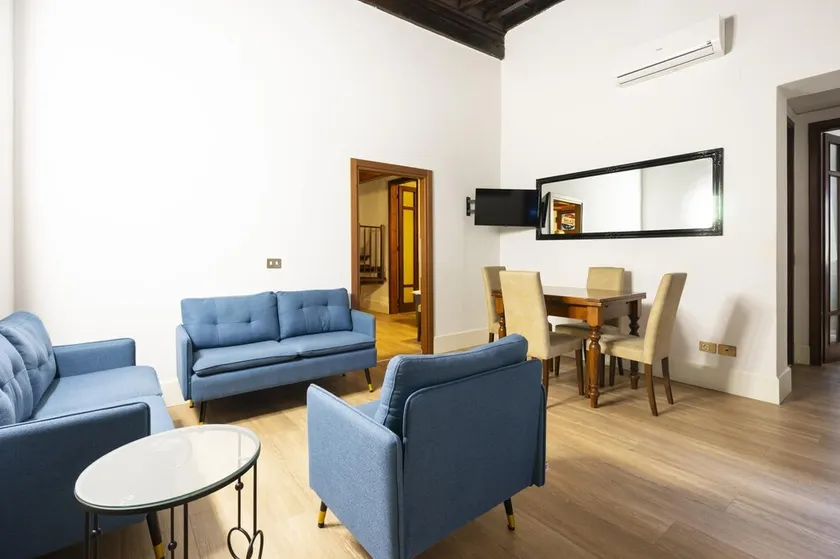 Ginori B in Firenze With 3 Bedrooms and 2 Bathrooms - Image 1
