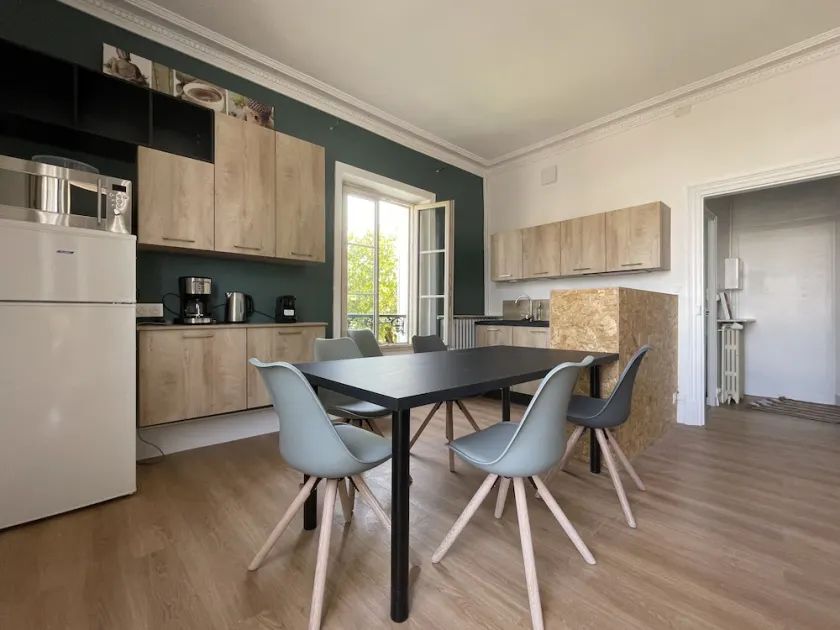 Thouars, Superb apartment on the central square - Image 1