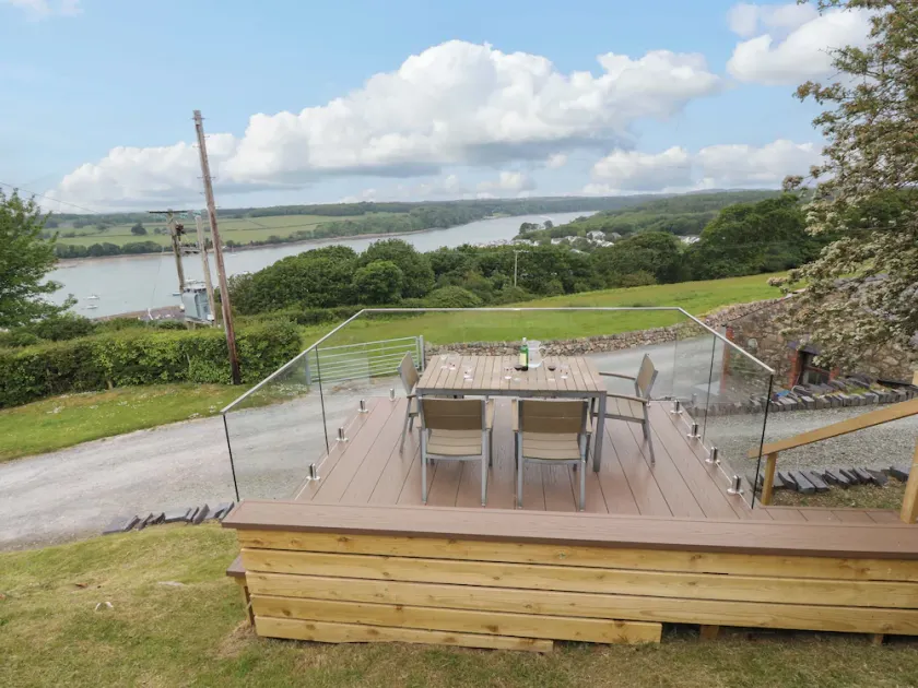 PENRALLT COTTAGE, family friendly, with a garden in Y Felinheli - Image 1