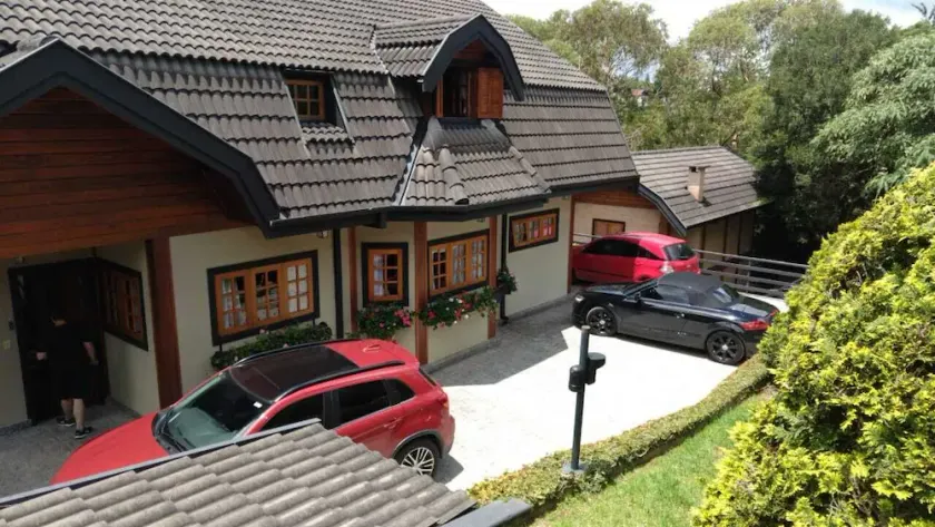 HOME WOOD VILLAGE HOUSE - Image 1