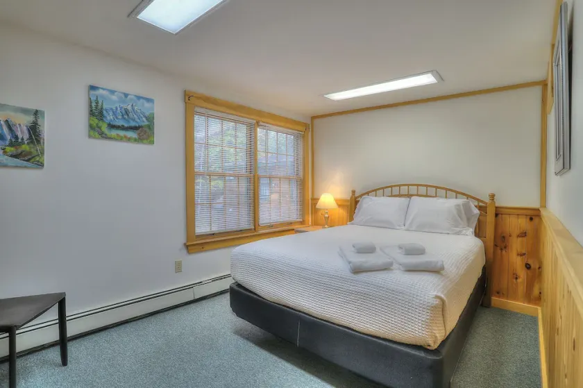 Oquossoc Suite #7 | Upstairs Suite - Image 1