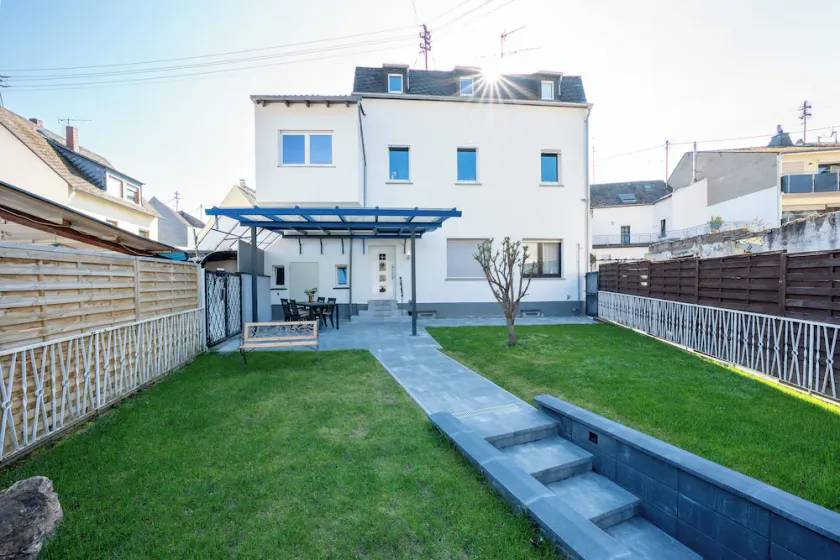 Beautiful vacation apartment directly on the Rhine, fantastic castle view in Bad Salzig - Image 1