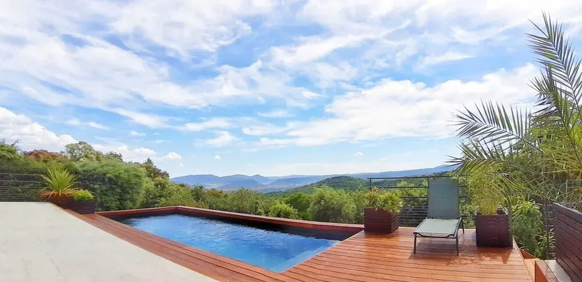 CONTEMPORARY VILLA WITH AMAZING VIEW OF LAKE SALAGOU - Image 1