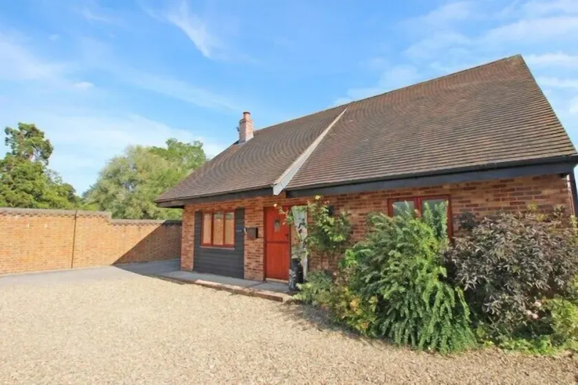 Luxury detached 'Kuschels Cottage' - set in countryside location with great view - Image 1