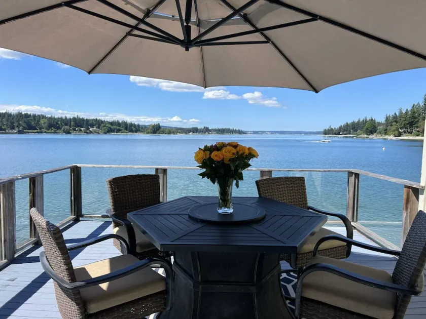 End of the Point - Cottage          - - BOOK NOW FOR THE 2026 WORLD CUP - - - Image 1