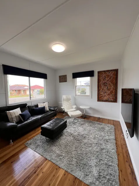 A delightful cottage only an easy 10 minute walk to Toowoon Bay & Shelly Beaches - Image 1