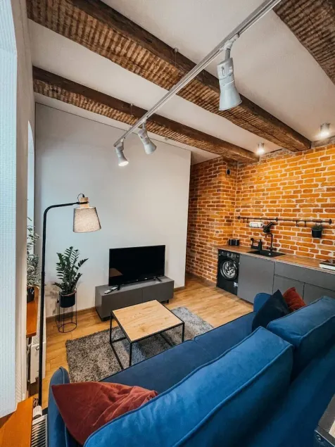 1880 Apartment with Private Parking - Image 1