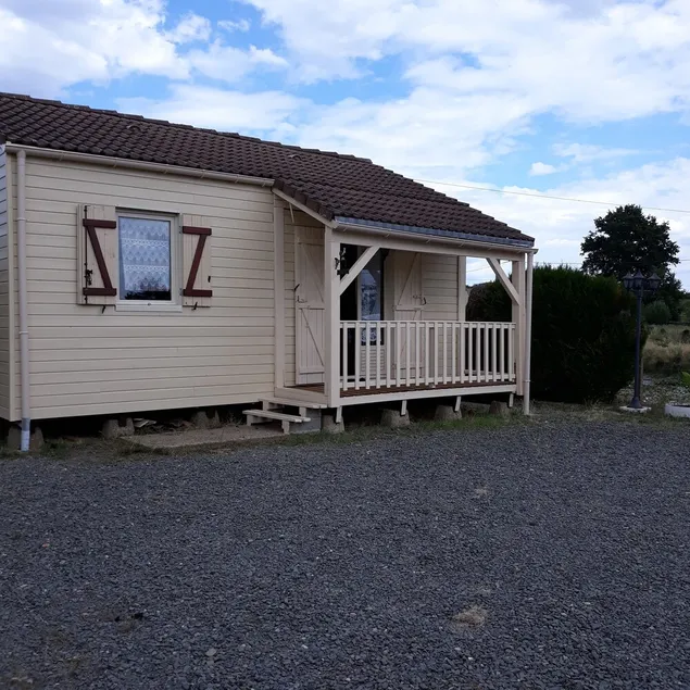 Chalet with outdoor space close to the 24h - Image 1