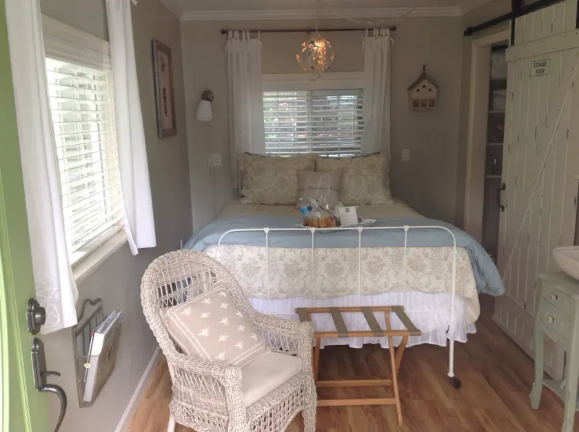 Biavlere Cottage-Gig Harbor -Nina dreyer - Image 1