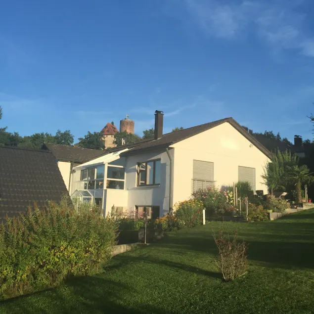 Apartment mit Burgblick im Grünen, Familie Held - Image 1