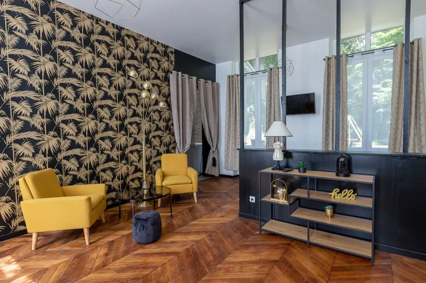 Apartment-Suite-Ensuite-Terrace - Image 1