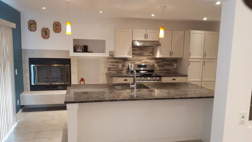 Entire 4 Bedroom Home with easy access - Image 1