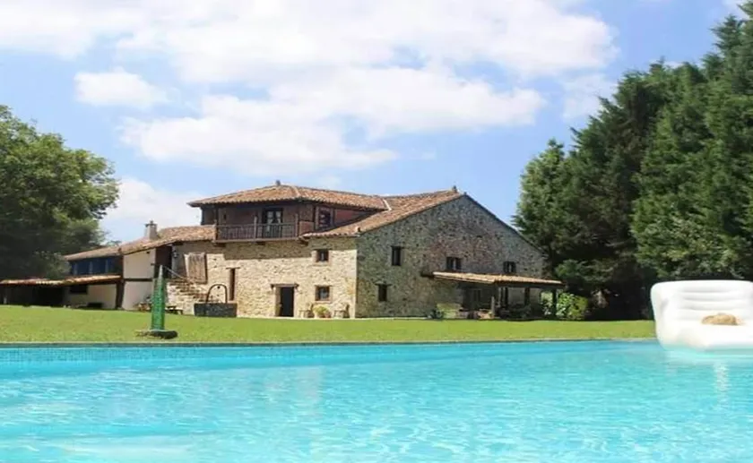 EXPECTACULAR <br>Next to the Cabarceno Nature Park. - Image 1