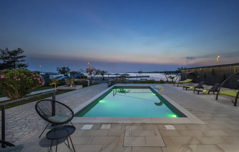 5 bedroom stunning home in Zaton - Image 1
