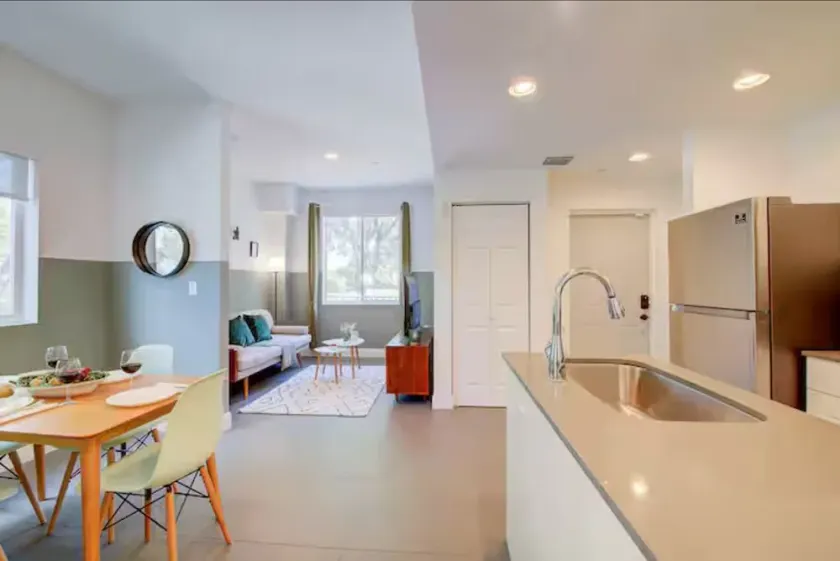 Trendy Elevated Apt 1BR/2BA - Wynwood near Beach! - Image 1