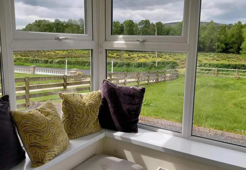 Cottage - Sleeps 6 - Parking - Image 1