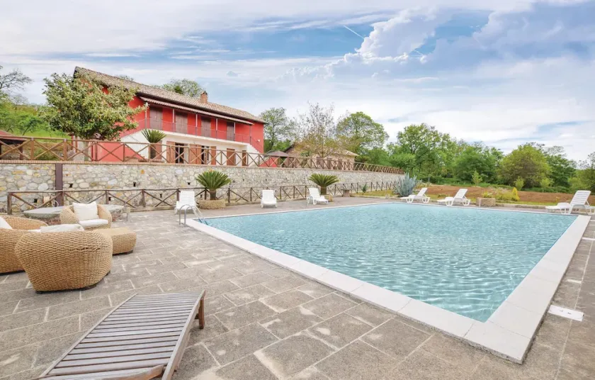 Cozy home in Olivadi CZ with private swimming pool, can be inside or outside - Image 1