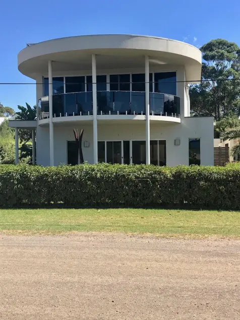 Magnificent huge beach house with sea views - Image 1