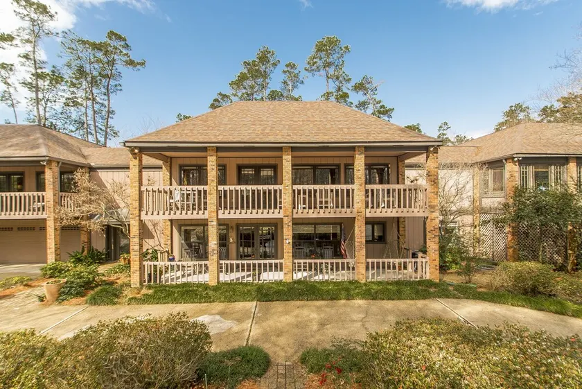 Beautiful waterfront paradise with water access, pool, tennis court. - Image 1
