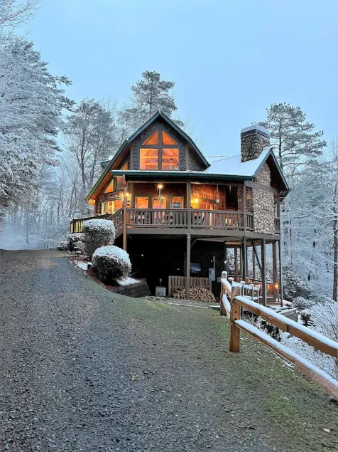 \"A Point of View\" - Voted by guests as \"Best Cabin in Blue Ridge\" - Image 1