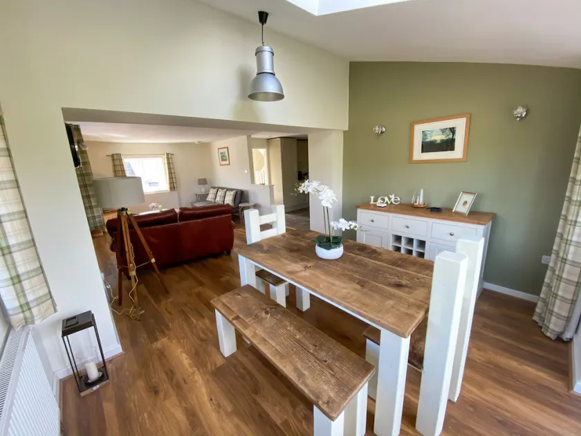 New for 2020 Modern barn conversion sleeps up to 9 people. Close to Alton Towers - Image 1