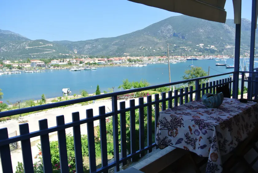 Lefkada Nydri Geni. Pour 4pers. appartement dans résidence 4 places appartement deux pièces p1 - Image 1