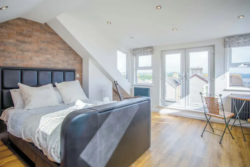 Overland Road – 4 Bedroom House – Mumbles - Image 1