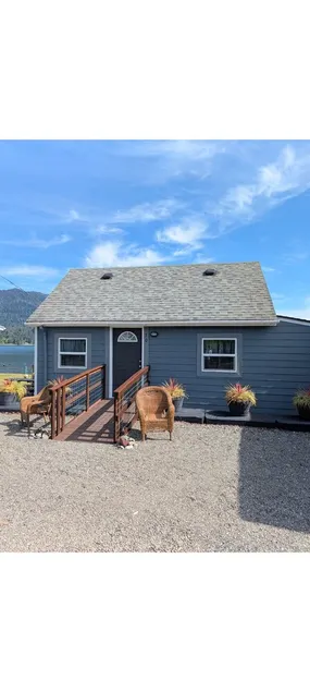  Quaint, two bedroom cabin, On Lake Quinault.\"  - Image 1