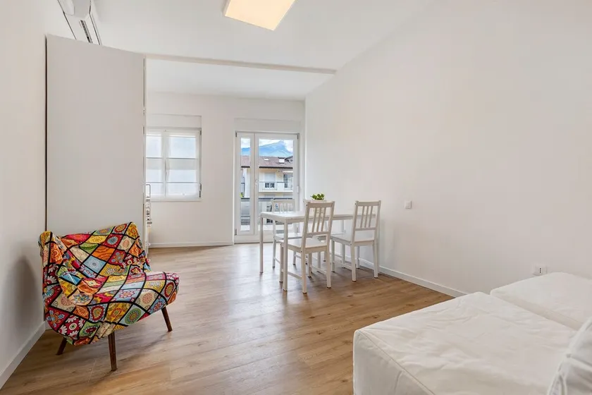 Apartamento 'Small and Quick Super Green' con vistas a la montaña, terraza y aire acondicionado - Image 1