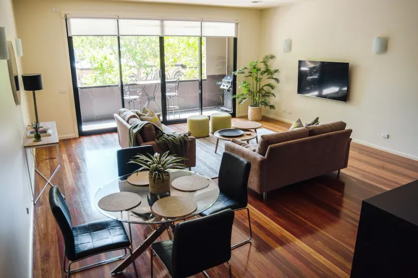 Spacious, modern apartment right in the Bendigo CBD - Image 1