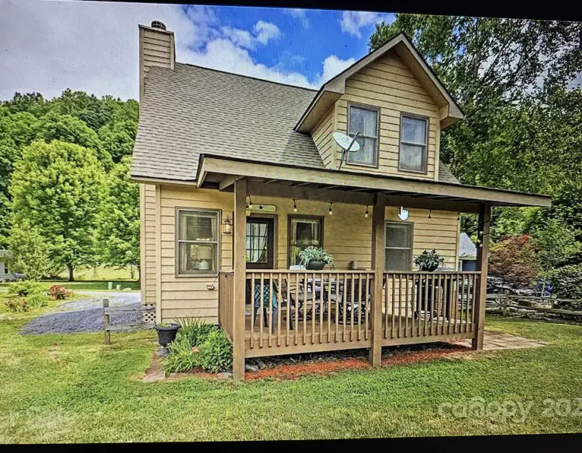 Entire cabin in Maggie Valley - Image 1