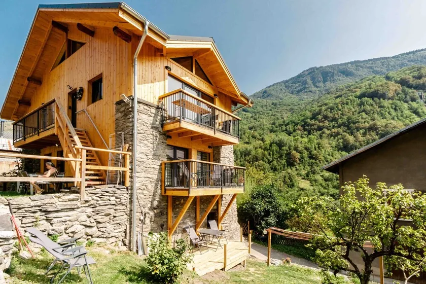 Appartement 'Agréable Chalet 3 Étoiles 3' avec vue montagne, Wi-Fi et climatisation - Image 1