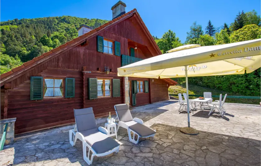 4 bedroom cozy home in Podstene - Image 1