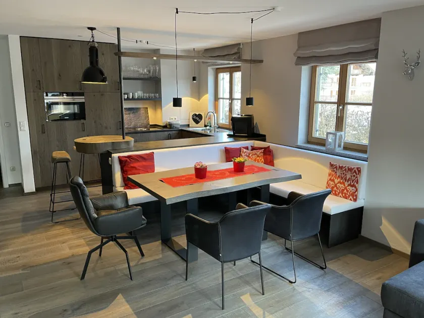 Sunny 100 sqm apartment for 4 people, garden, garage / near the lake - Image 1