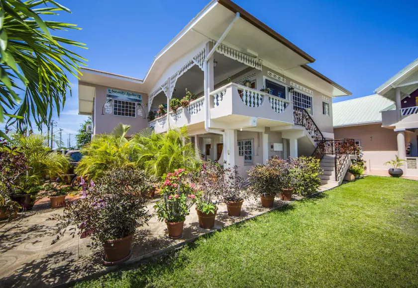 Fully equipped unique self-contained cozy apartments ideal for couples/families. - Image 1