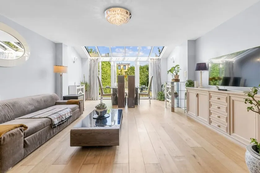 3-Bed Greenhithe Retreat Garden near Bluewater - Image 1