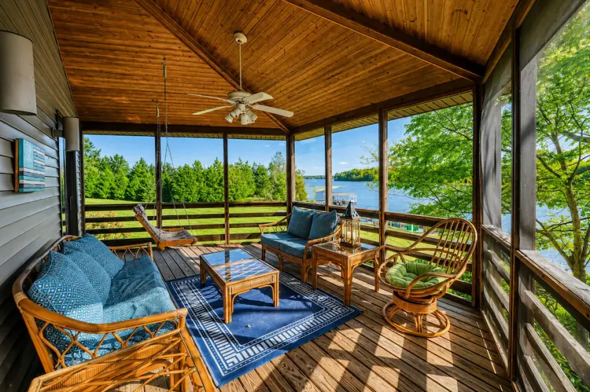 Huge lakefront home with A/C, sunroom, boat ramp, WIFI,game room, deck, & kayaks - Image 1