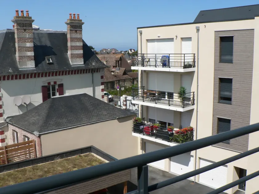Komfortabel lejlighed med wifi, tv, balkon, parkering, 2 soveværelser, 1 badeværelse, 4 personer, 57m2 - Image 1