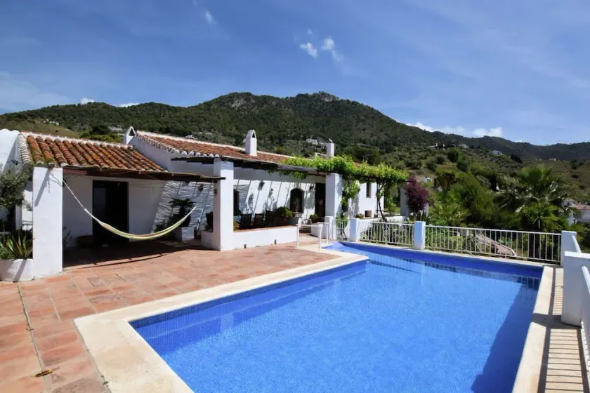 Auténtico cortijo de lujo, piscina privada, magníficas vistas al mar, apto para sillas de ruedas. - Image 1
