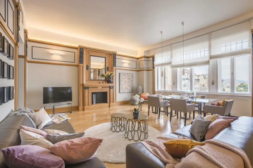 Wonderful suite overlooking the Great Synagogue. 110 m2 -WiFi - AC - Image 1