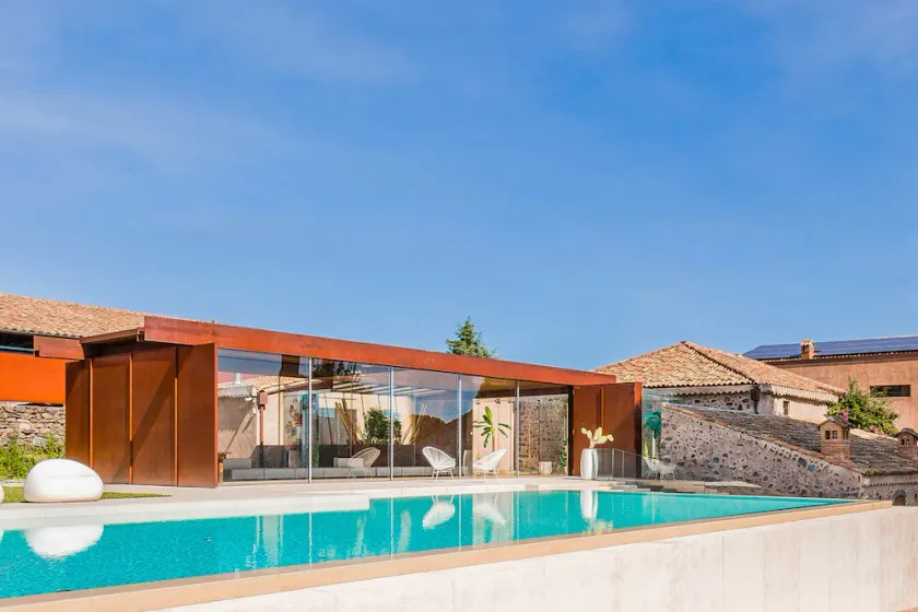 VILLA LIMPIA - Four Bedroom Villa, Sleeps 8 - Image 1