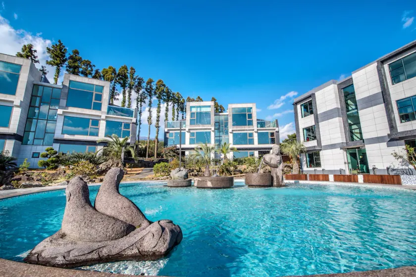 Donnaekohill Resort - Image 1