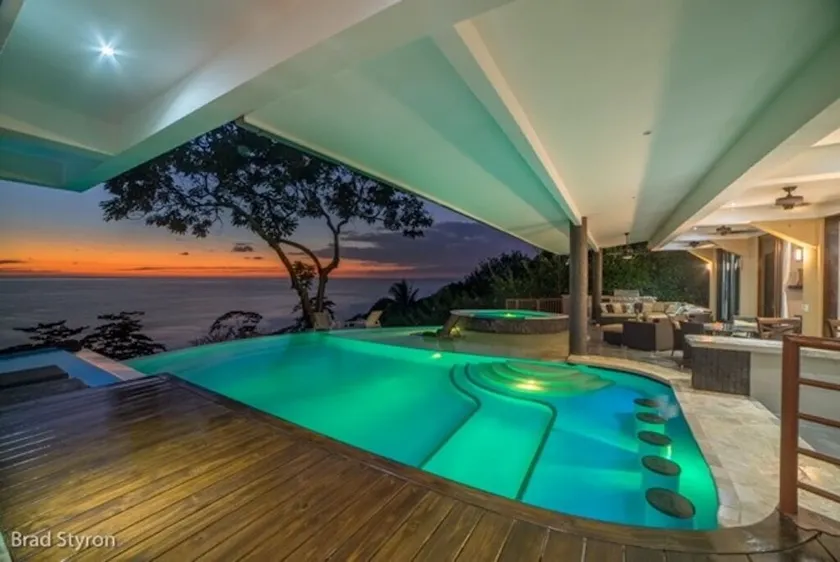 Wow! 5 Bedrooms with insane ocean views!!! - Image 1