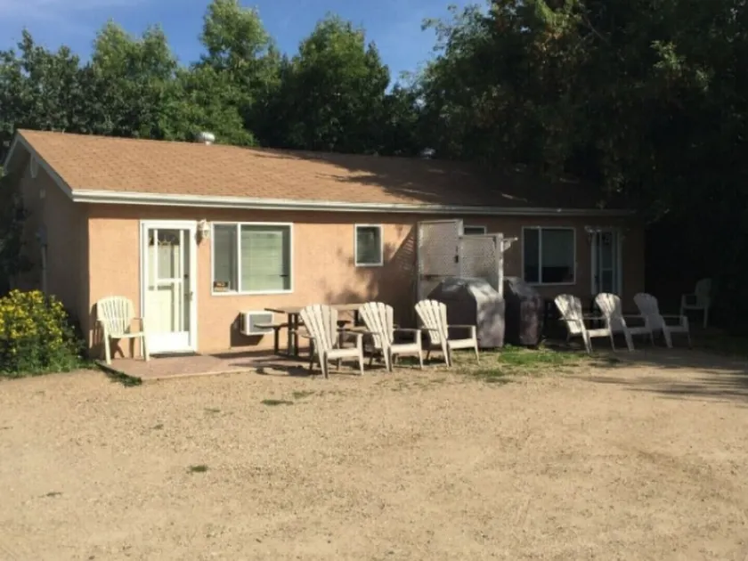 Last Mountain Getaways-Unit #2-Regina Beach, Sk - Image 1