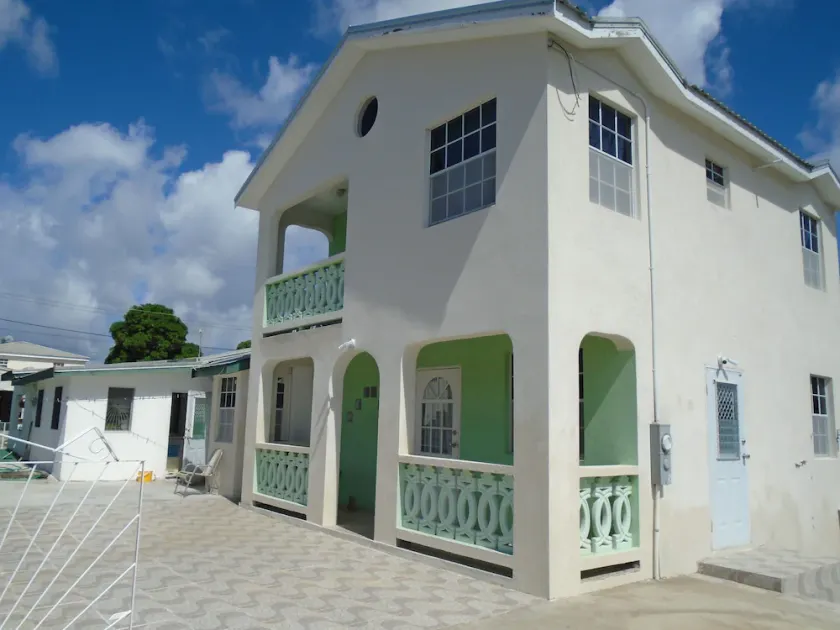 Linda casa / apartamento de dois andares espera por você em Barbados. - Image 1
