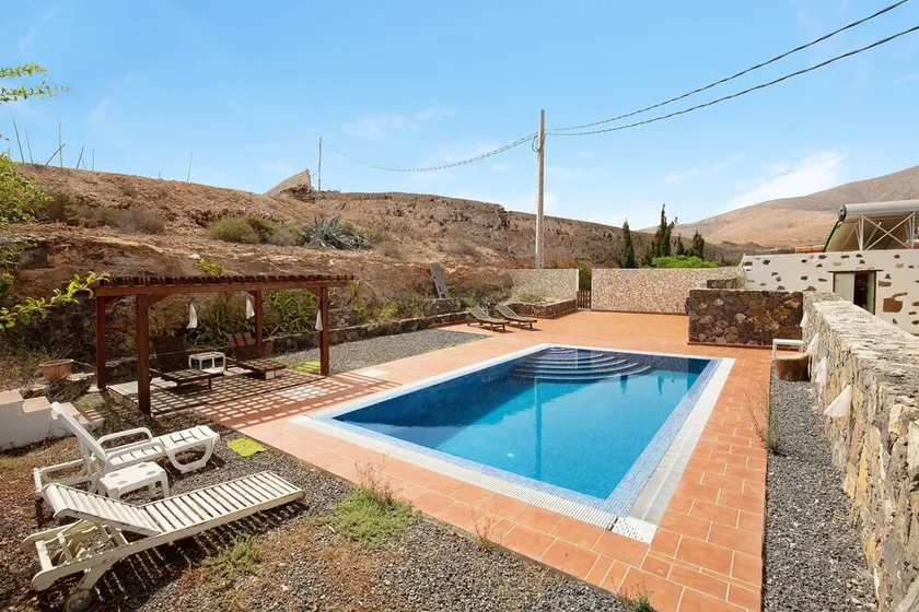 Rural “Casa del Valle” Close to Natural Park with Pool, Terrace, Garden & Wi-Fi - Image 1