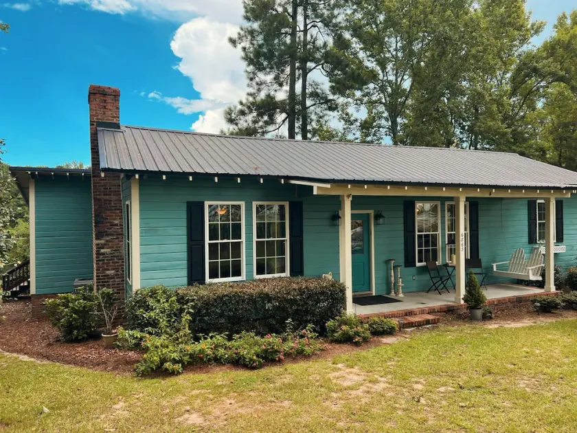 Creekside Country Cottage- minutes away from I-95 - Image 1