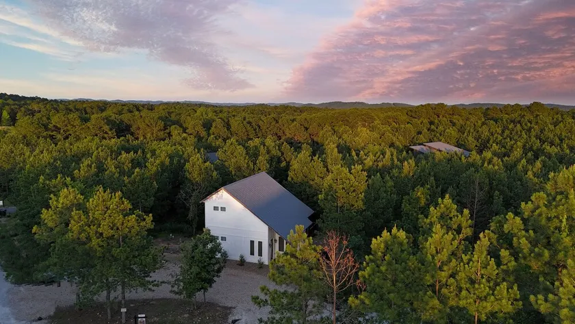Relax at Sunnyside, 5 min-> shops, Treetop View, HotTub, Games, EV - Image 1