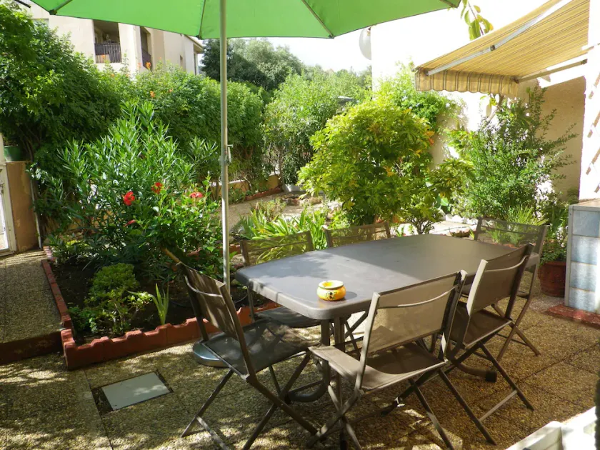 Appart F3, 75m2  on the ground floor with private access, assigned parking space - Image 1